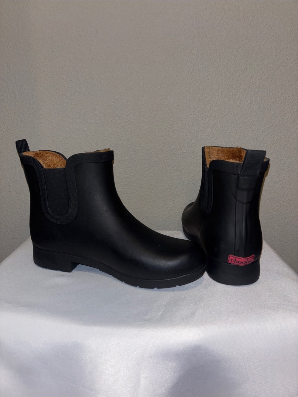 chooka Black Chelsea Rain Booties Size 8. Like New